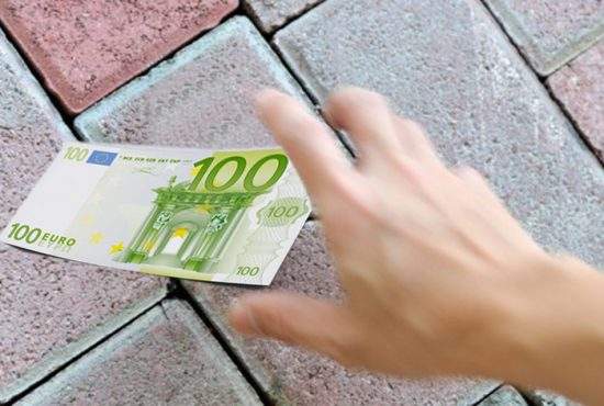 Statul Liechtenstein a ieşit din criză după ce a găsit pe jos o bancnotă de 100 de euro