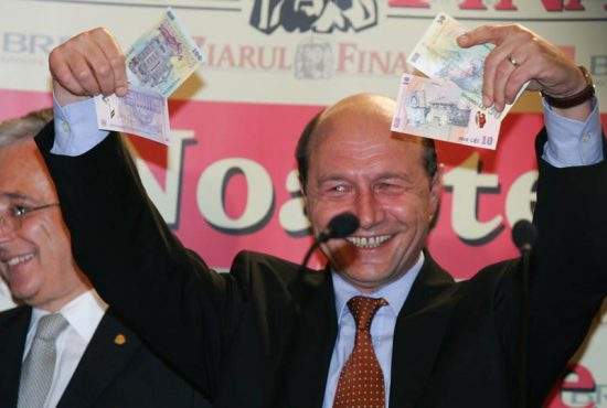 Băsescu: Bugetarilor ar trebui să le convină salariile mici, pentru că sunt suple și ușor de întreținut