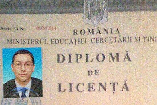 E oficial! În România, numărul absolvenţilor de facultate l-a depăşit pe cel al oamenilor