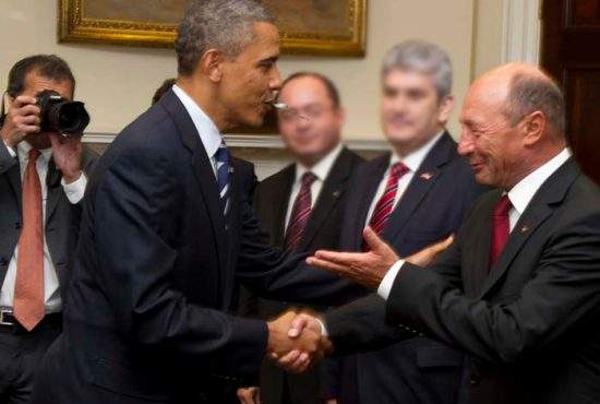 Băsescu s-a remarcat şi la Summitul din Polonia: A fost scuipat de preşedintele Obama!