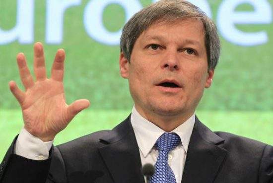 Nereguli în CV-ul lui Dacian Cioloş. Susţine că s-ar fi născut în Sălaj, judeţ care nu există