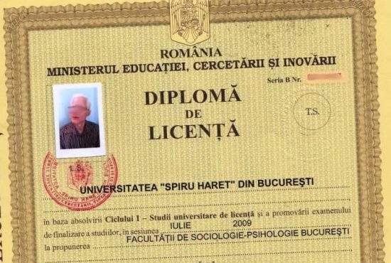 Angajatorii români cer ca diplomele de facultate să fie tipărite pe hârtie mai moale