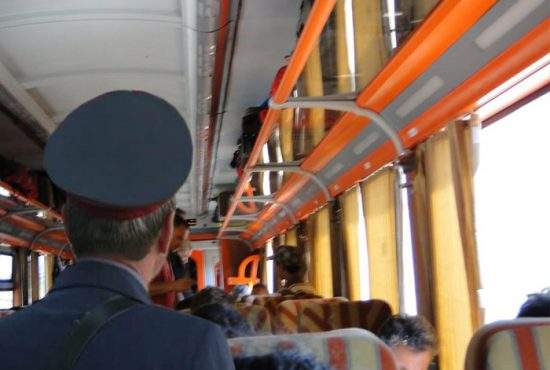 Naşii de tren audiaţi azi îi vor învăţa pe politicieni cum să ia şpagă de la oamenii simpli