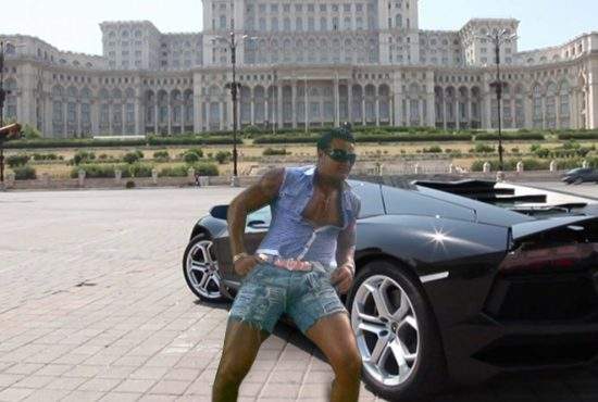 Român care tot punea pe FB poze cu el într-un Lamborghini, verificat de ANAF de unde are bani de Photoshop