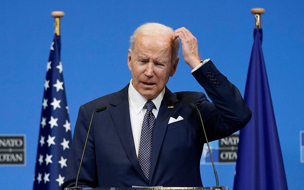 O nouă gafă. Biden s-a confundat pe sine cu Trump: „Mă bucur să aflu că a ieşit din cursă”