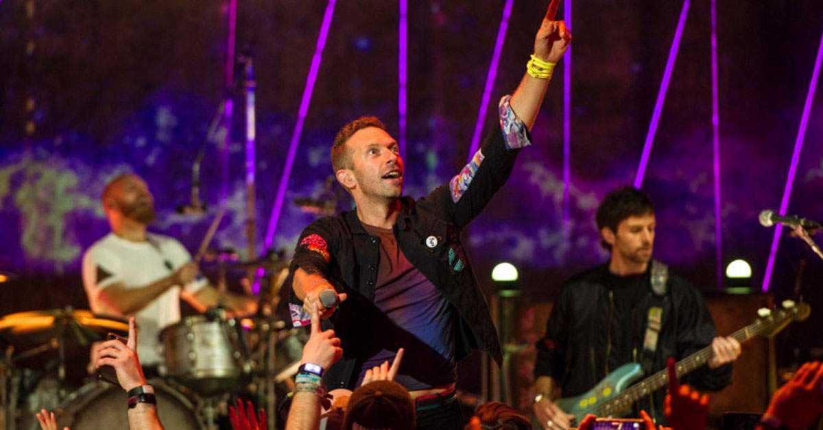 Publicul, în lacrimi la Coldplay! Mii de oameni şi-au amintit cât au dat pe bilete