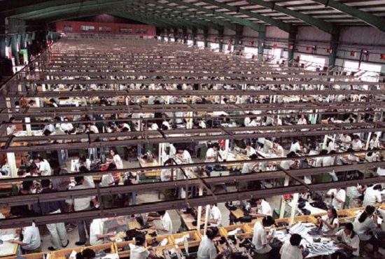 Grevă la o fabrică iPhone din China. Angajații cer desene animate și înghețată