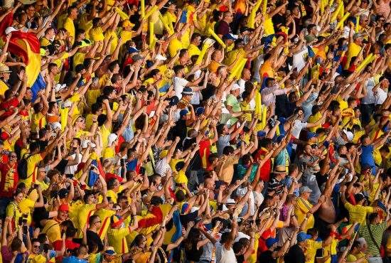 Milioane de români cu credite la ING spun că nu-şi mai plătesc rata dacă bate Olanda